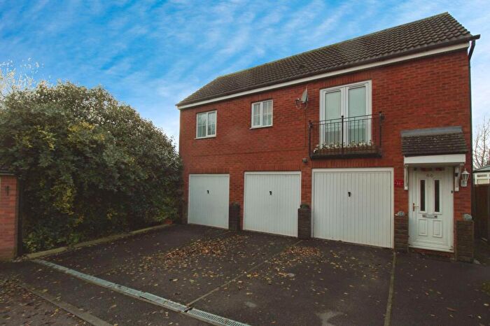 2 Bedroom Coach House For Sale In Thresher Drive, Swindon, SN25