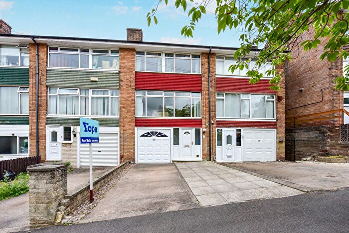 3 Bedroom Town House For Sale In Standon Crescent, Sheffield, S9