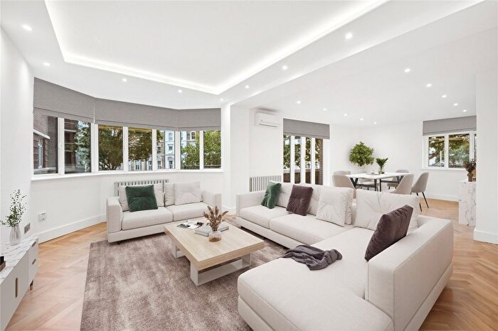 3 Bedroom Flat To Rent In Melton Court, Onslow Crescent, London, SW7