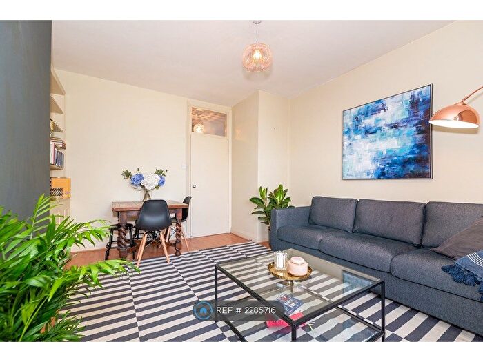 2 Bedroom Flat To Rent In Chamberlayne Road, London, NW10