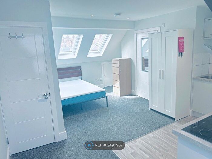 Studio To Rent In Caversham Road, Reading, RG1