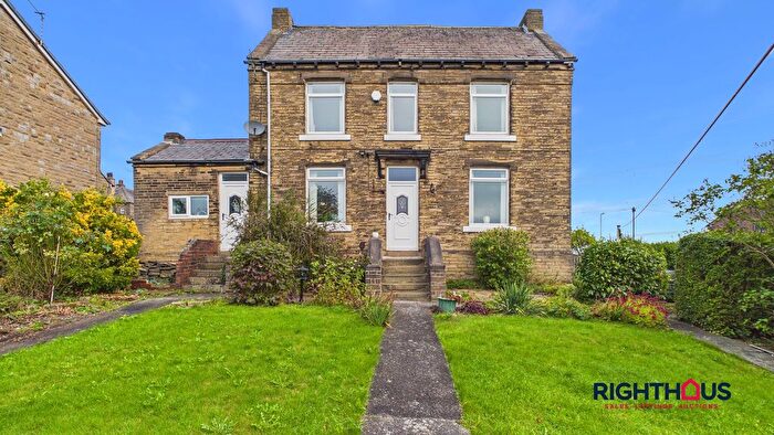 2 Bedroom End Of Terrace House For Sale In Sunny Bank, Wyke, BD12