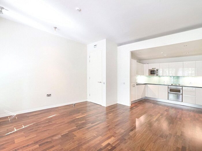 1 Bedroom Flat For Sale In Shaftesbury Avenue, Covent Garden, WC2H