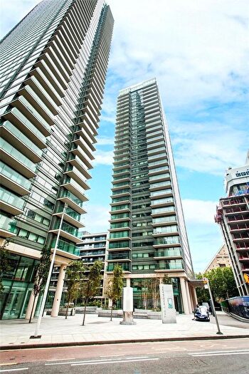 1 Bedroom Flat To Rent In Landmark Building, West Tower, South Quay, Canary Wharf, London, E14
