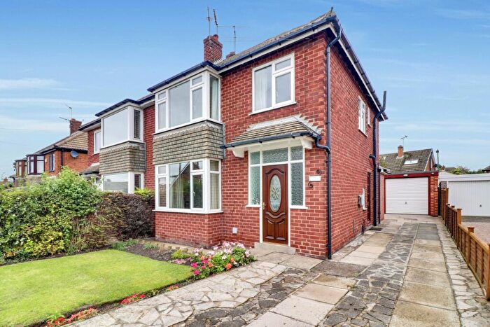 3 Bedroom Semi-Detached House For Sale In Bar Lane, Garforth, Leeds, LS25