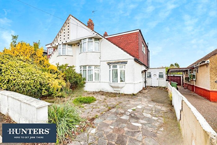 4 Bedroom Semi Detached House For Sale In Grasmere Gardens, Harrow, HA3