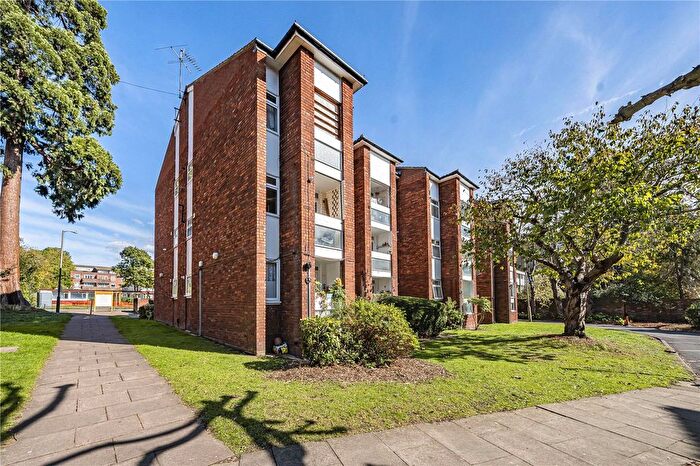 1 Bedroom Flat For Sale In Arnewood Close, Roehampton, SW15