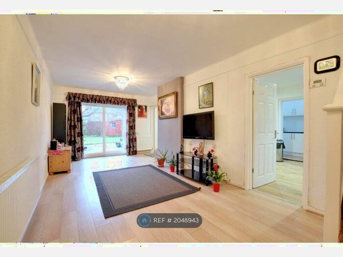 4 Bedroom Semi-Detached House To Rent In Mill Way, Mill End, Rickmansworth, WD3