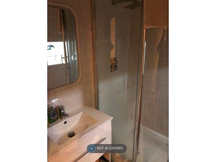 1 Bedroom Flat To Rent In Primley Park View, Leeds, LS17