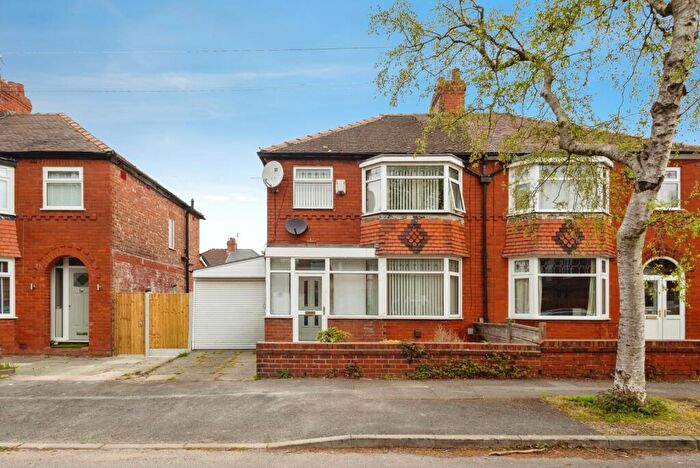 3 Bedroom Semi-Detached House For Sale In Luxor Grove, Denton, Manchester, Greater Manchester, M34