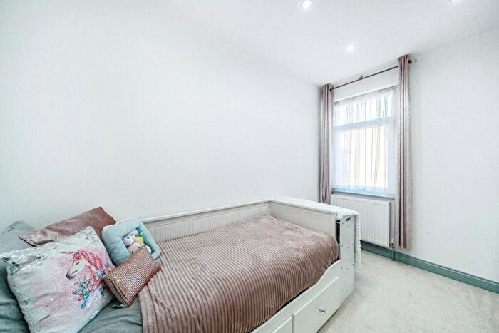 5 Bedroom Terraced House For Sale In Parchmore Road, Thornton Heath, CR7