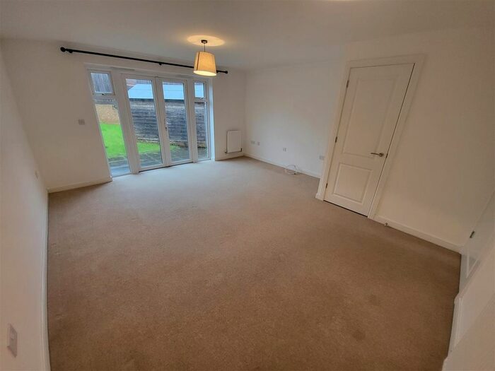 3 Bedroom End Terrace House To Rent In Tall Elms Road, Patchway, Bristol, BS34
