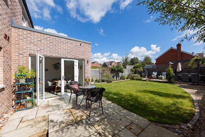 4 Bedroom Semi-Detached House For Sale In Boundary Lane, Chichester, PO19