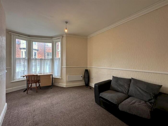 2 Bedroom Flat To Rent In Eastborough, Scarborough, YO11