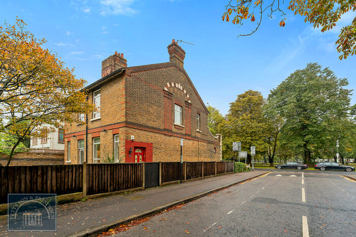 3 Bedroom Ground Maisonette To Rent In Fitzgerald Road, Wanstead, E11