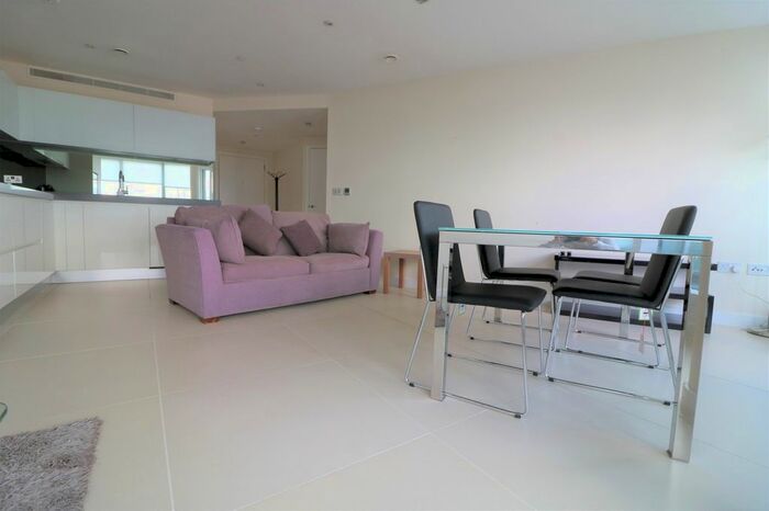 1 Bedroom Flat To Rent In Bezier Apartments, City Road, Old Street, Shoreditch, London, EC1Y
