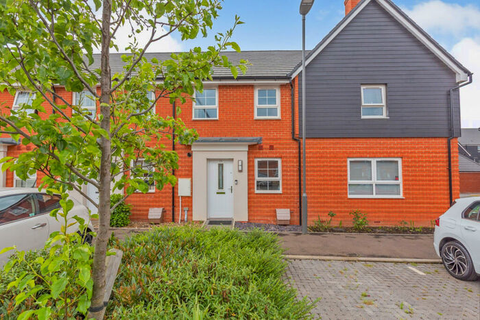 2 Bedroom House To Rent In Darter Street, Aylesbury, HP22