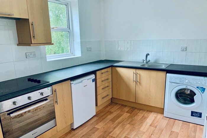 2 Bedroom Flat To Rent In Sharrow View, Sheffield, South Yorkshire, S7