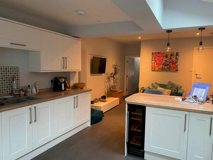 3 Bedroom Terraced House To Rent In Camelot Street, Nottingham, Nottinghamshire, NG11