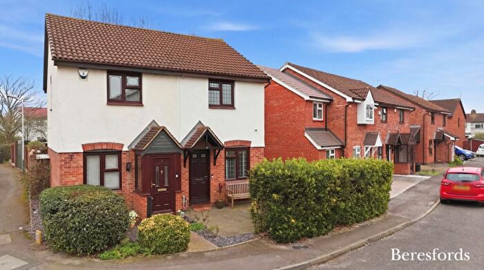 2 Bedroom Semi Detached House For Sale In Mansard Close, Hornchurch, RM12