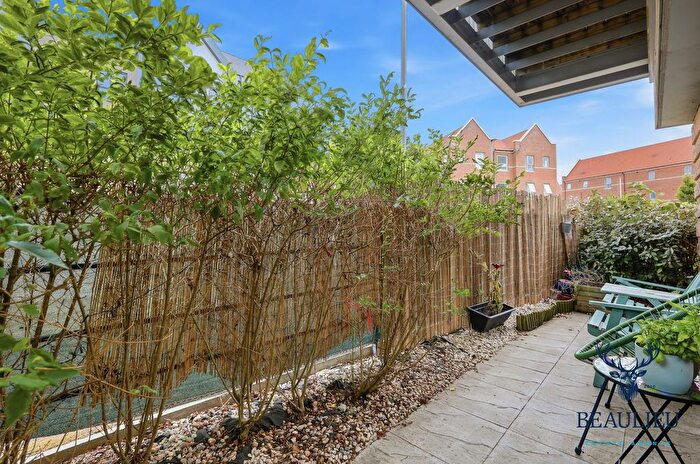 2 Bedroom Flat For Sale In Regiment Gate, Chelmsford, CM1
