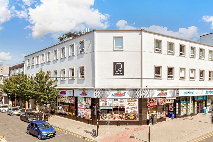 2 Bedroom Flat For Sale In Church Street, Croydon, Surrey, CR0
