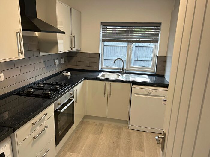 3 Bedroom Apartment To Rent In Belvedere Road, Coventry, West Midlands, CV5