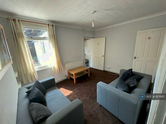 4 Bedroom Semi-Detached House To Rent In Eldon Terrace, Reading, RG1