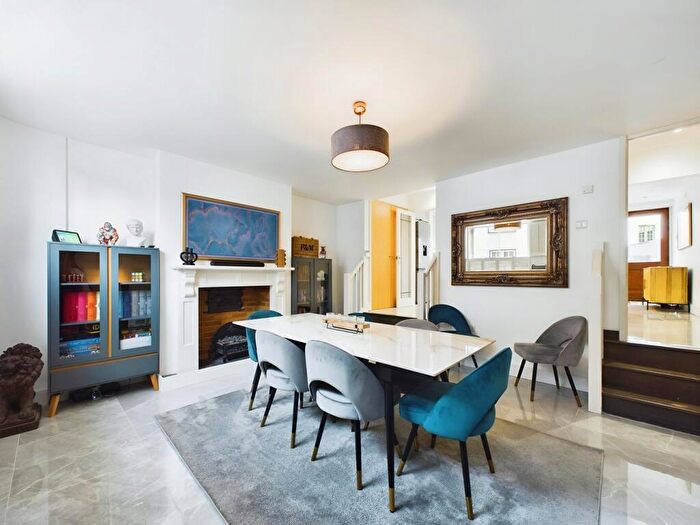 5 Bedroom Town House For Sale In Thompsons Yard, Tilehouse Street, Hitchin, SG5