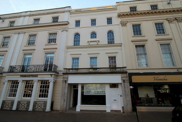 8 Bedroom Town House To Rent In The Parade, Leamington Spa, CV32