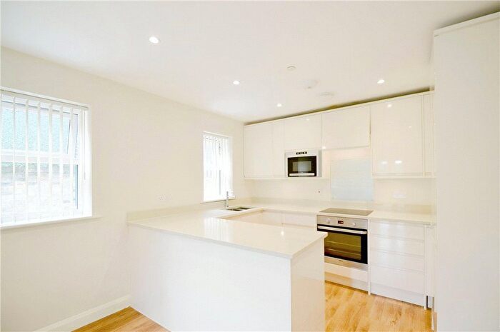 2 Bedroom Flat To Rent In Grenaby Road, Croydon, CR0