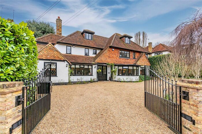 5 Bedroom Detached House For Sale In Wagon Way, Loudwater, Rickmansworth, WD3