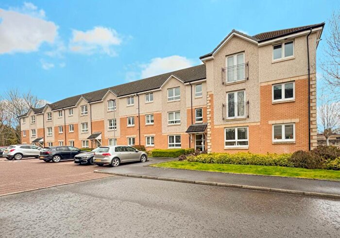 2 Bedroom Flat For Sale In McPhee Court, Hamilton, ML3