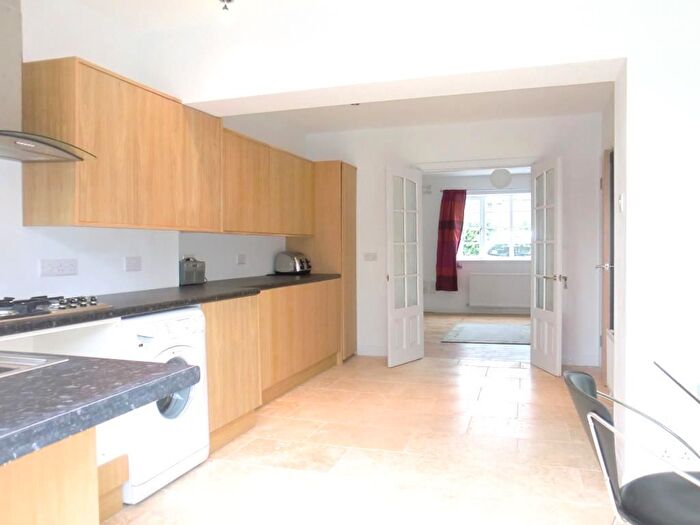 6 Bedroom Terraced House To Rent In Barracks Lane, Hmo Ready Sharers, OX4