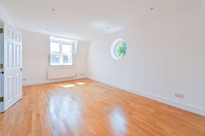 5 Bedroom Detached House For Sale In Streamline Mews, East Dulwich, London, SE22