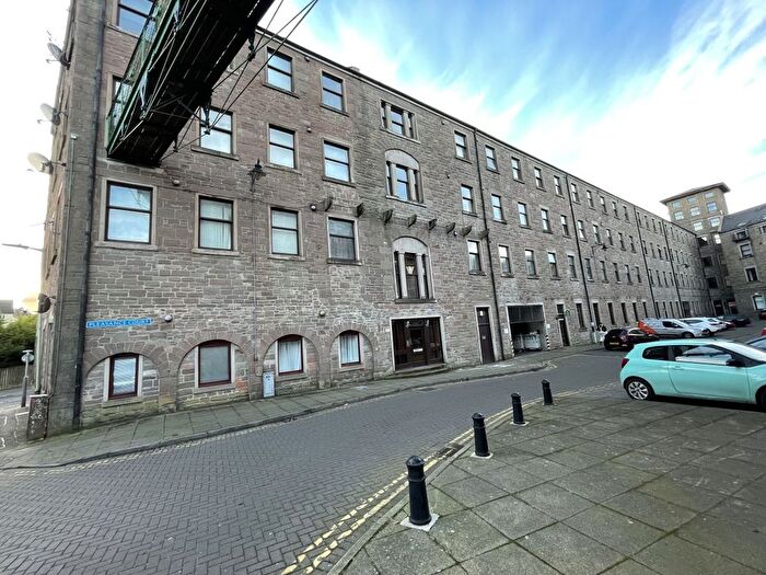 2 Bedroom Flat To Rent In Pleasance Court, Dundee, DD1