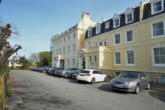 3 Bedroom Flat To Rent In Nelson Gardens, Stoke, Plymouth, PL1