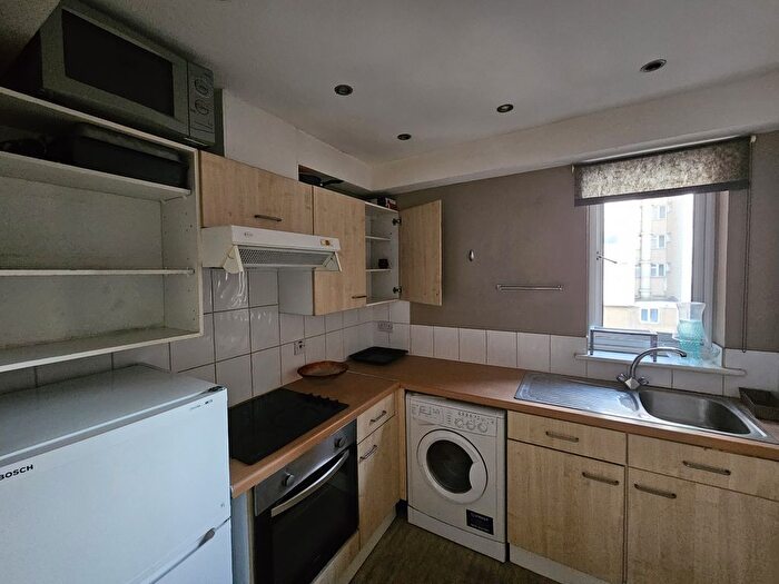 1 Bedroom Flat For Sale In Flat, Astra Apartments, Globe Road, Bethnal Green, London, E2