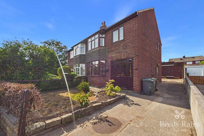 3 Bedroom Semi-Detached House For Sale In Sandyacres Crescent, Rothwell, Leeds, West Yorkshire, LS26