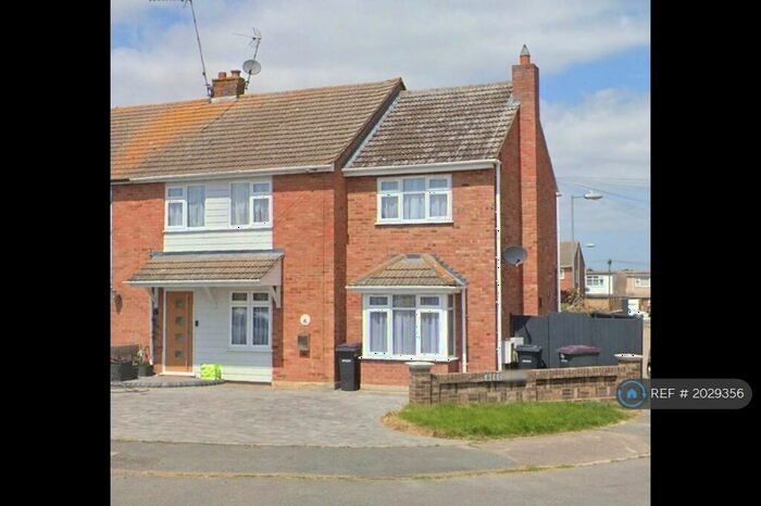 4 Bedroom Semi-Detached House To Rent In Beech Road, Hullbridge, Hockley, SS5