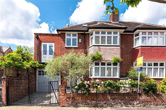 5 Bedroom Semi-Detached House For Sale In Blenkarne Road, London, SW11