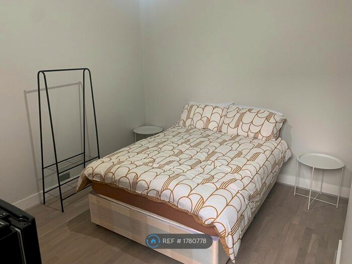 Studio To Rent In Kingscourt Road, London, SW16