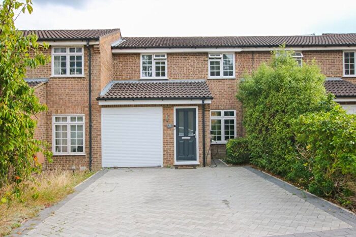 3 Bedroom Terraced House For Sale In Crofton Close, Bracknell, RG12