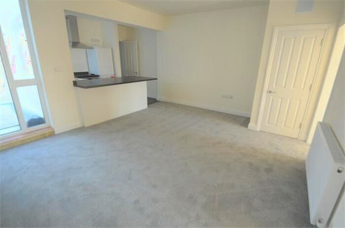 2 Bedroom Flat To Rent In The Broadway, Mill Hill, NW7