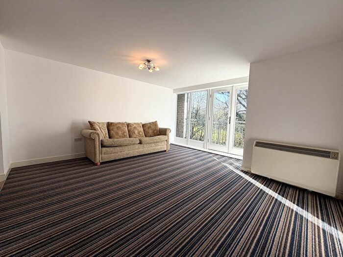 3 Bedroom Flat To Rent In Bingley Court, Canterbury, CT1