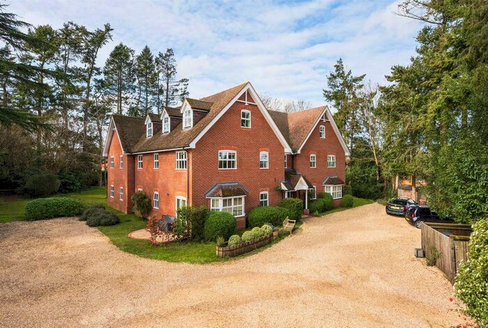 3 Bedroom Flat For Sale In Green Lane, Henley-On-Thames, RG9