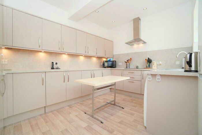 2 Bedroom Detached Bungalow For Sale In Maxwell Street, High Dalmuir, G81