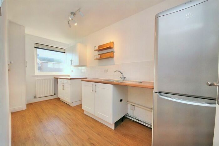 2 Bedroom Flat To Rent In Grisedale Gardens, Low Fell, Gateshead, NE9