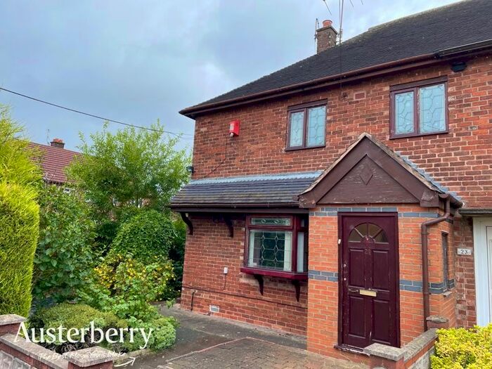 3 Bedroom Semi-Detached House To Rent In Netley Place, Blurton, Stoke-On-Trent, Staffordshire, ST3