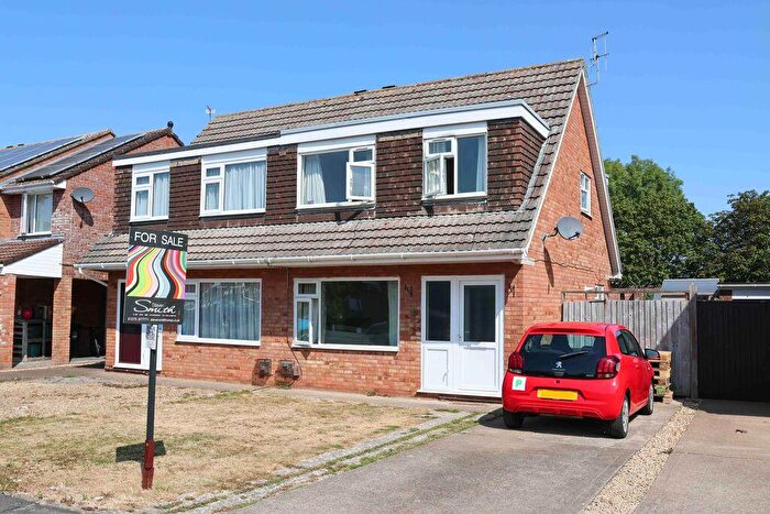 3 Bedroom Semi-Detached House For Sale In Holland Road, Clevedon, BS21